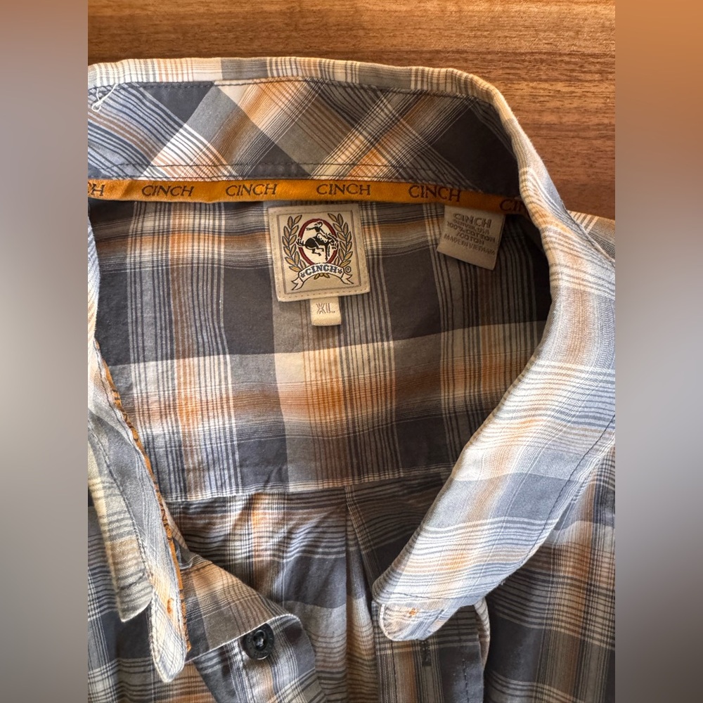 Men’s Cinch button down - Picture 2 of 3